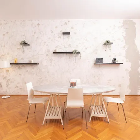 Fontana Di Trevi Modern דירה *