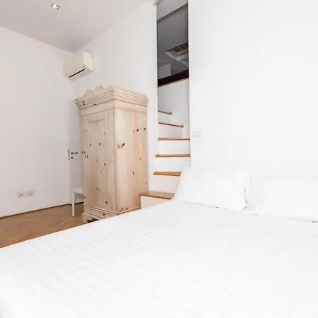 Fontana Di Trevi Modern *