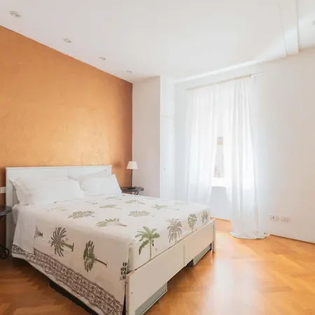 Fontana Di Trevi Modern