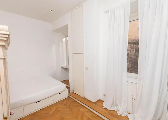 Fontana Di Trevi Modern Daire *