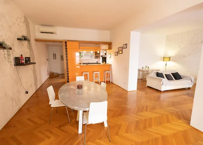 Daire Fontana Di Trevi Modern