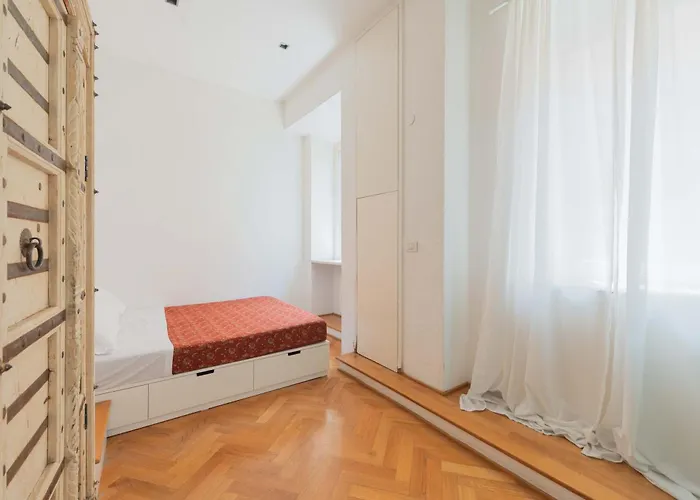 Fontana Di Trevi Modern Daire